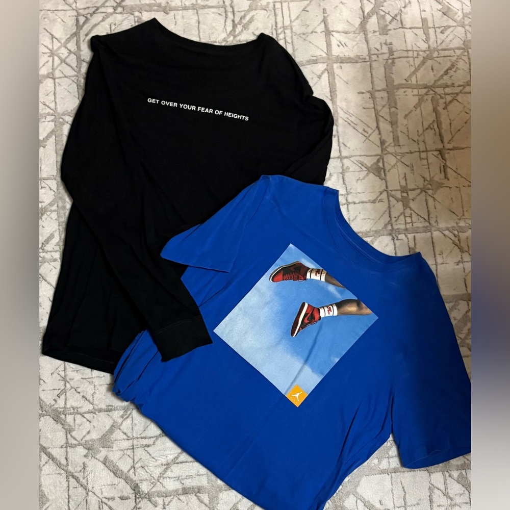 Nike Mens Tees - Black and Blue. Medium.